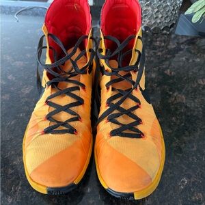 Nike Hyperdunk 2015 "Bruce Lee" colorway, sz 13.5 basketball shoes